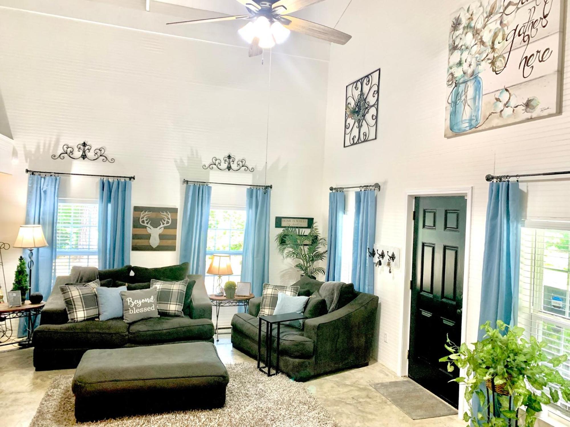 A Tranquil Retreat Loaded With Ambiance! Sleeps 10 Villa Platt Luaran gambar