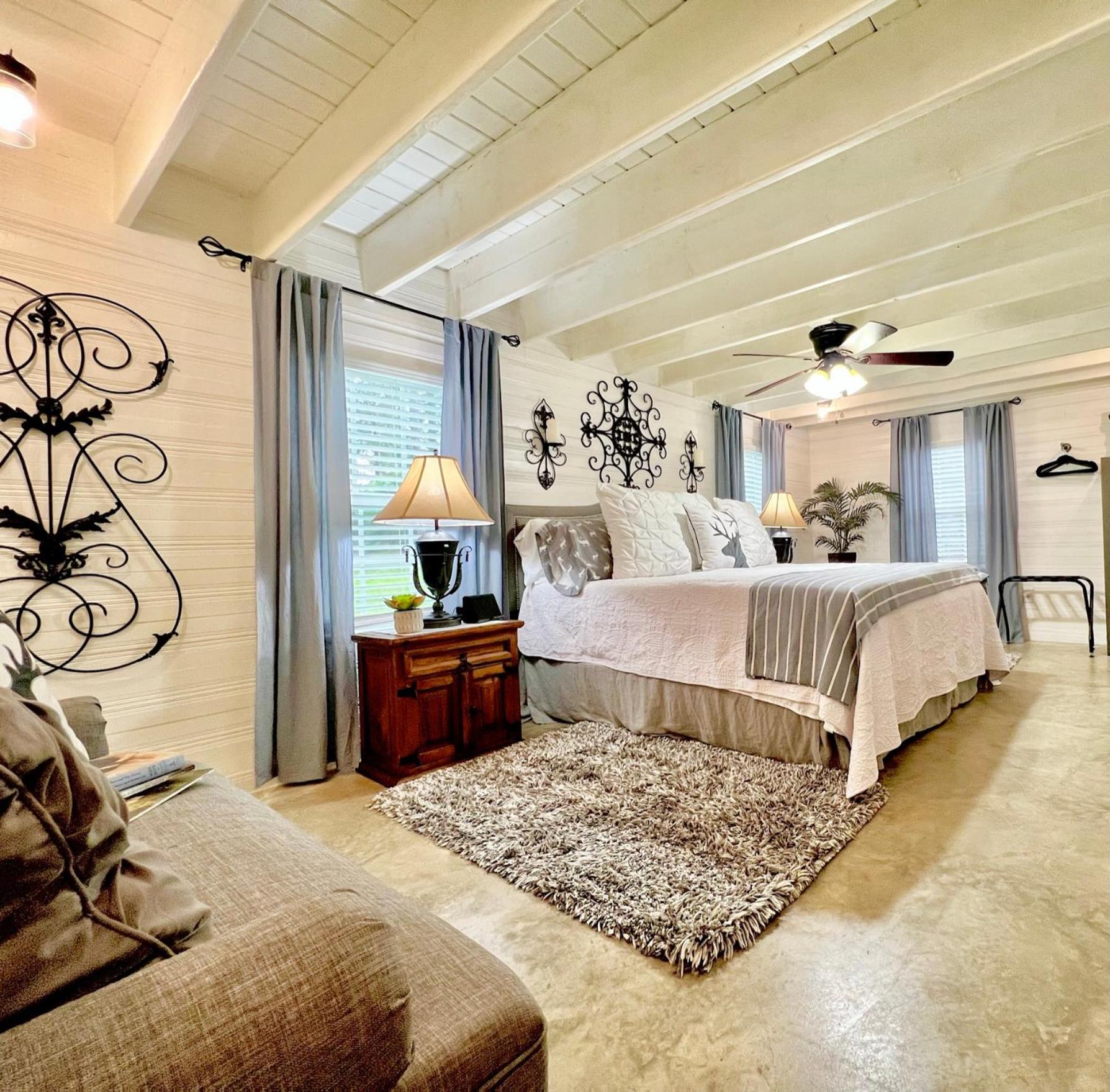 A Tranquil Retreat Loaded With Ambiance! Sleeps 10 Villa Platt Luaran gambar