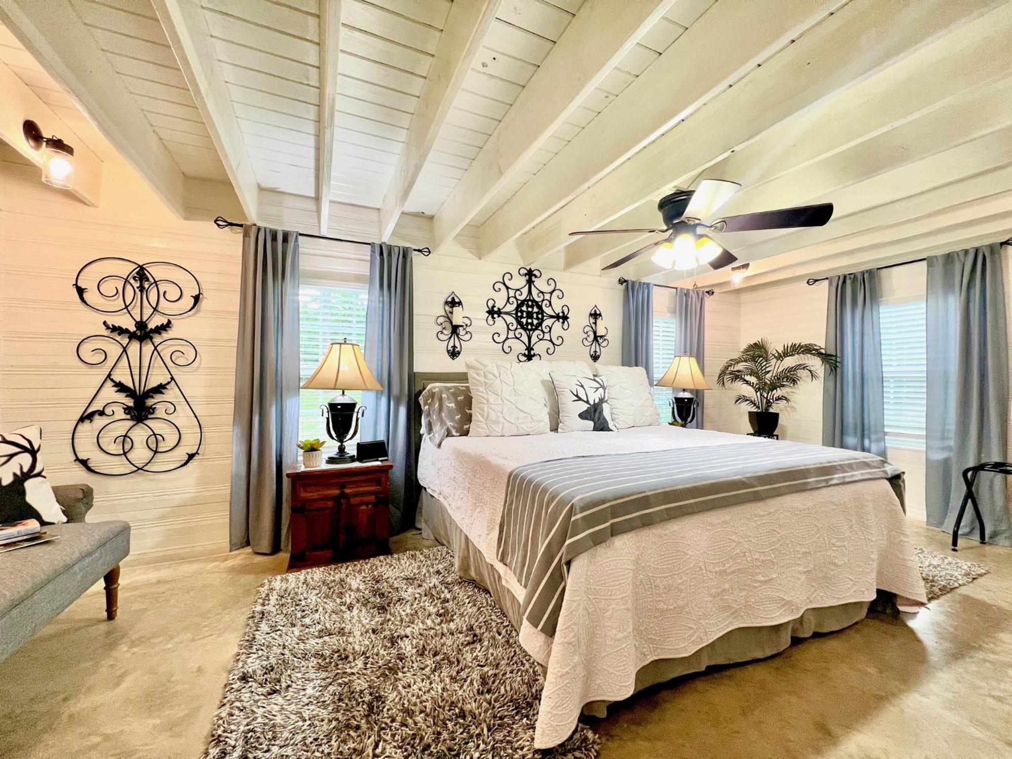 A Tranquil Retreat Loaded With Ambiance! Sleeps 10 Villa Platt Luaran gambar